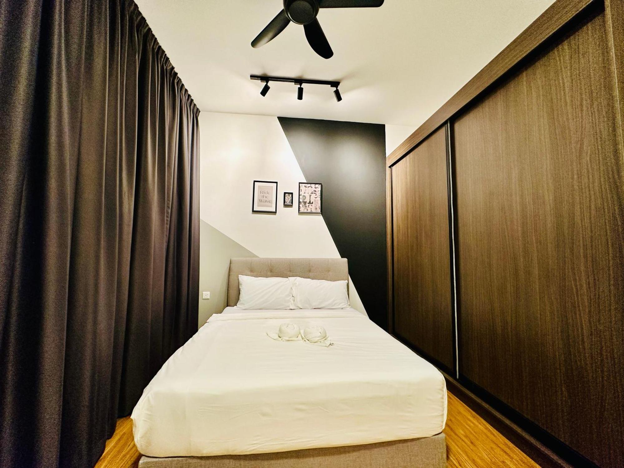 2Br Luxury Rooftop Swimming Pook Homestay@Georgetown@10Pax - 无敌美景两房民宿 Экстерьер фото